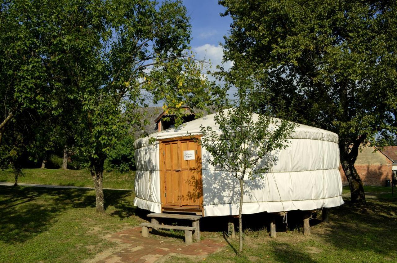 Kemping őrálló Szer *